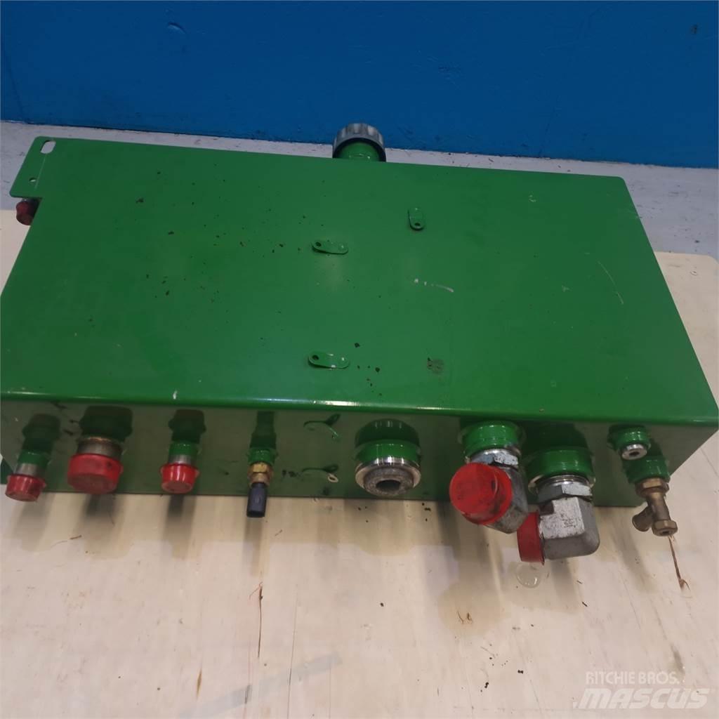 John Deere S670 Hydraulika