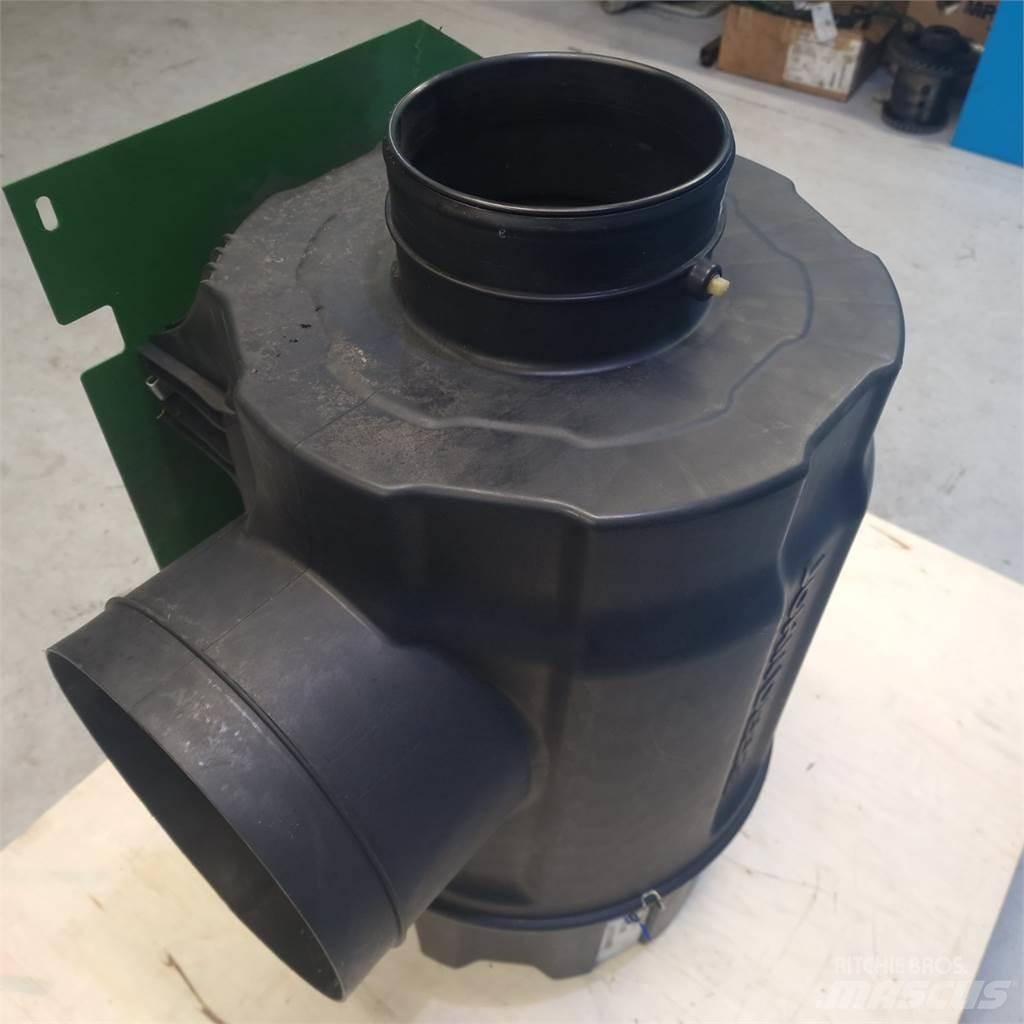 John Deere S670 Motory