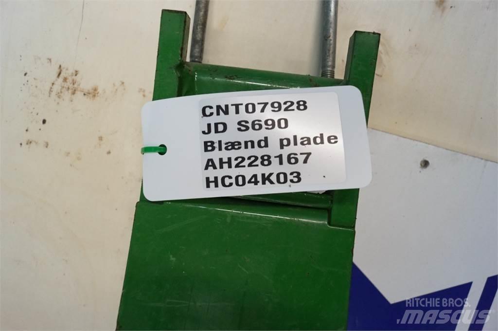 John Deere S690 Príslušenstvo a náhradné diely ku kombajnom