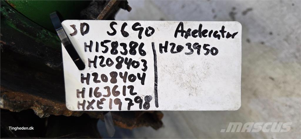 John Deere S690 Príslušenstvo a náhradné diely ku kombajnom