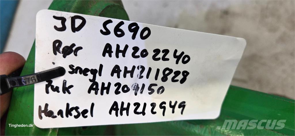 John Deere S690 Príslušenstvo a náhradné diely ku kombajnom