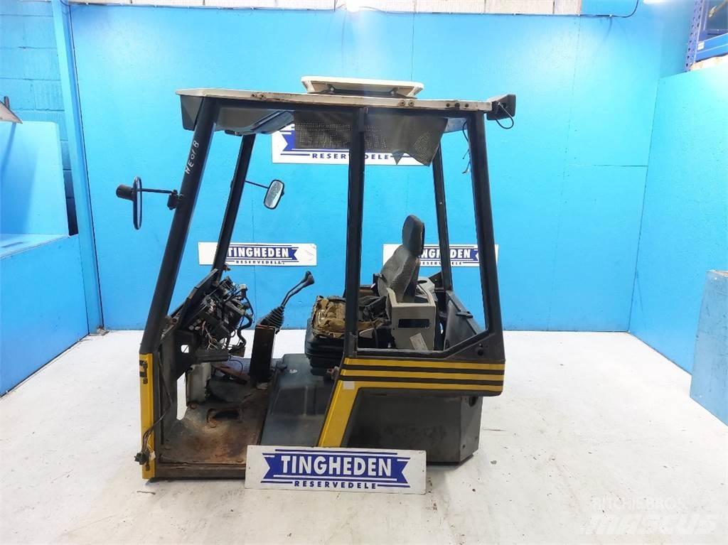 Kramer 712 Kabíny a interiér