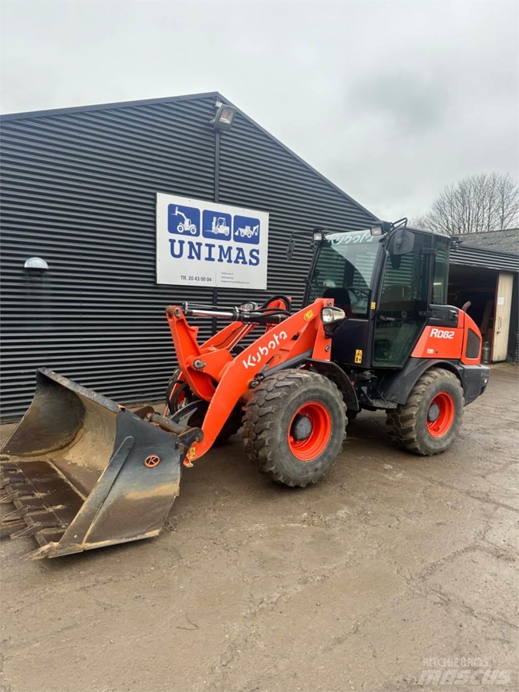 Kubota R082 Kolesové nakladače