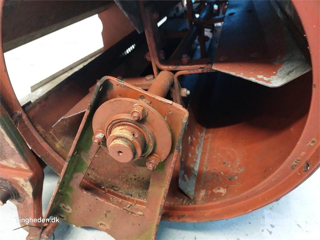 Laverda 627 Posýpače soli a piesku