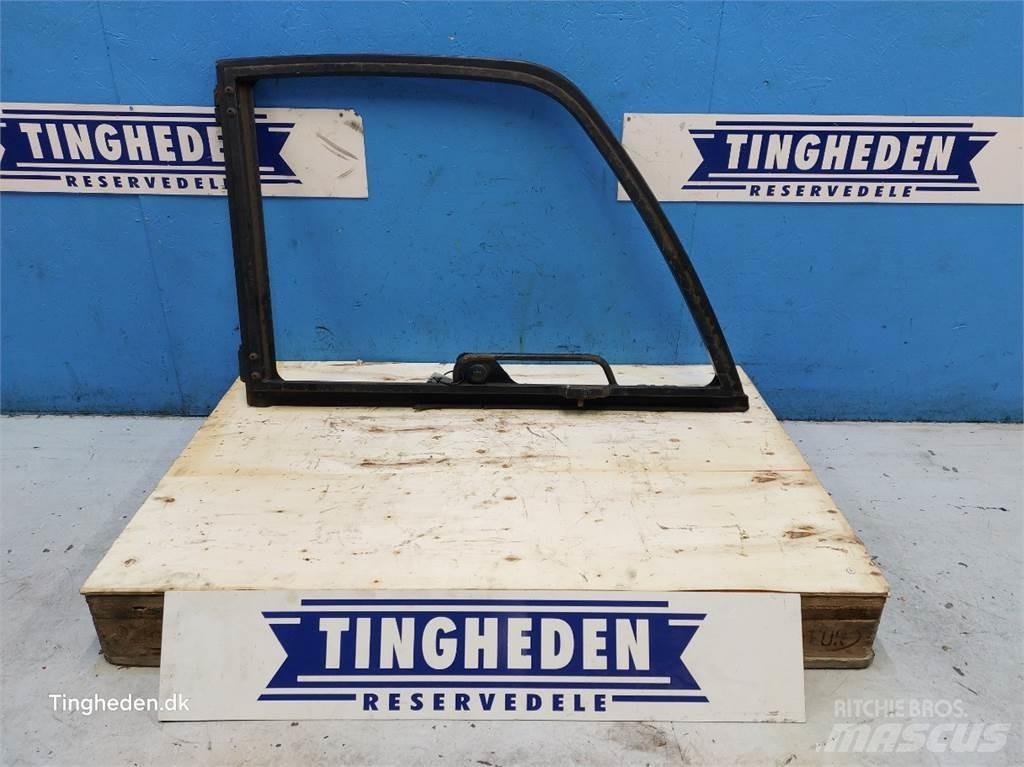 Manitou MT932 Kabíny a interiér
