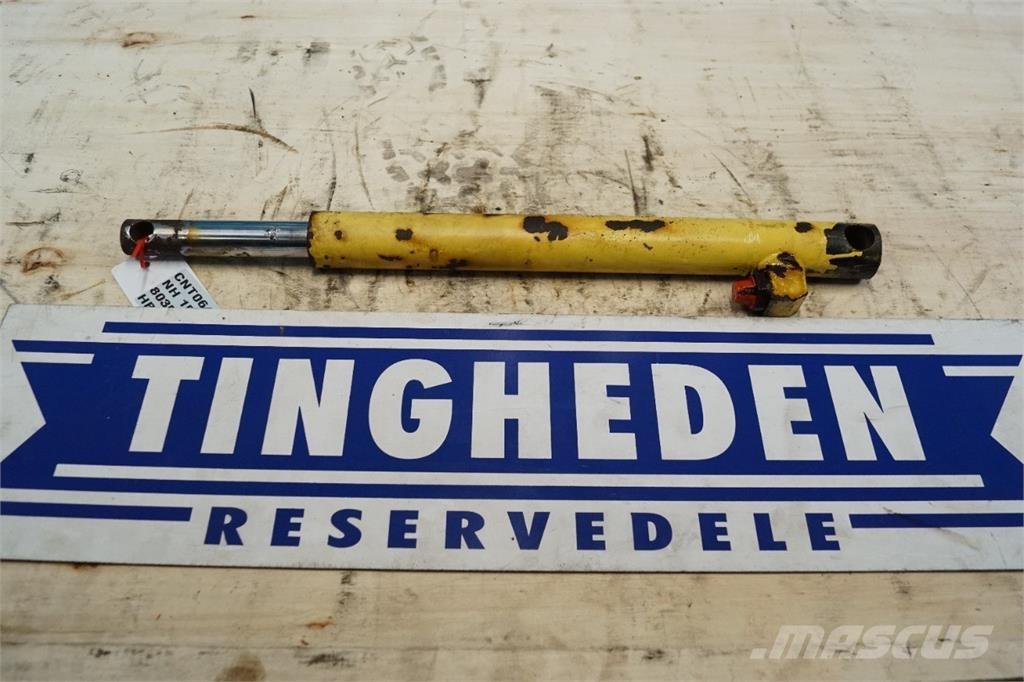 New Holland 1550 Príslušenstvo a náhradné diely ku kombajnom