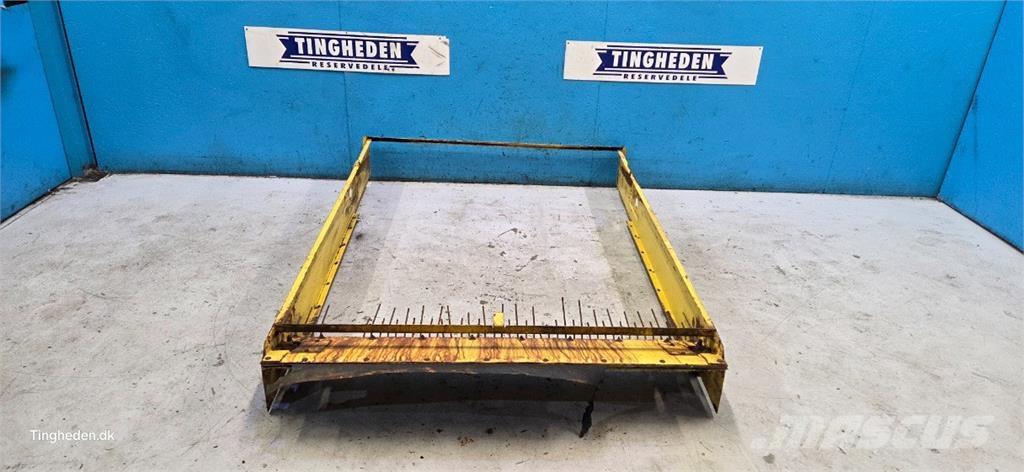 New Holland 1550 Posýpače soli a piesku