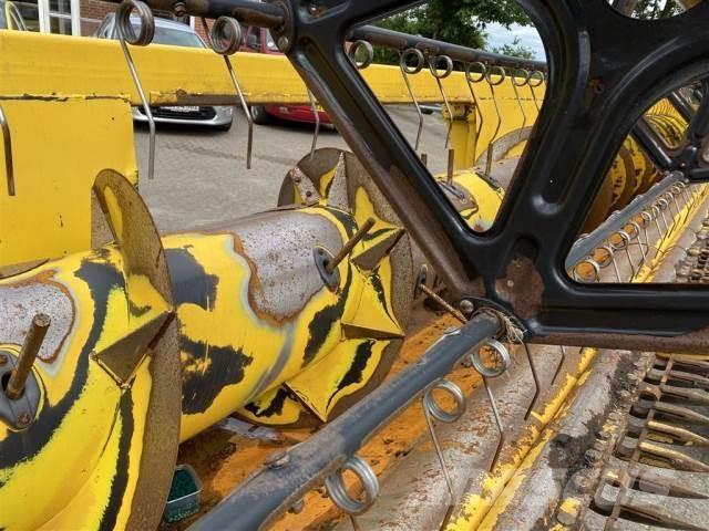 New Holland 30 Príslušenstvo a náhradné diely ku kombajnom