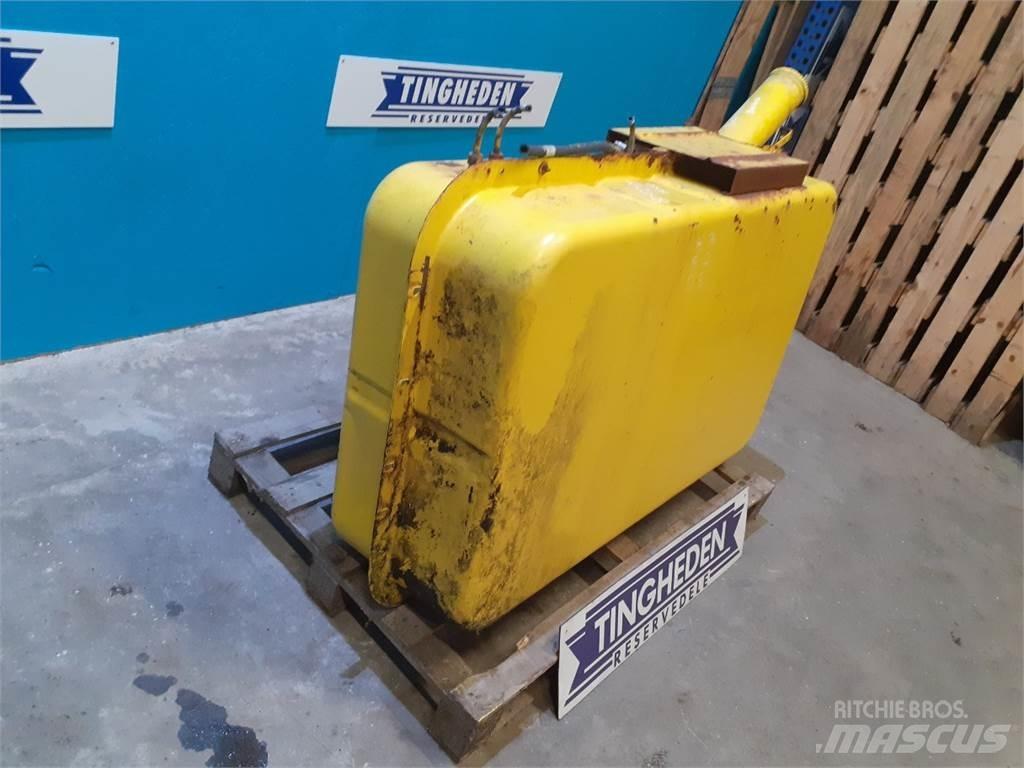 New Holland 8060 Príslušenstvo a náhradné diely ku kombajnom