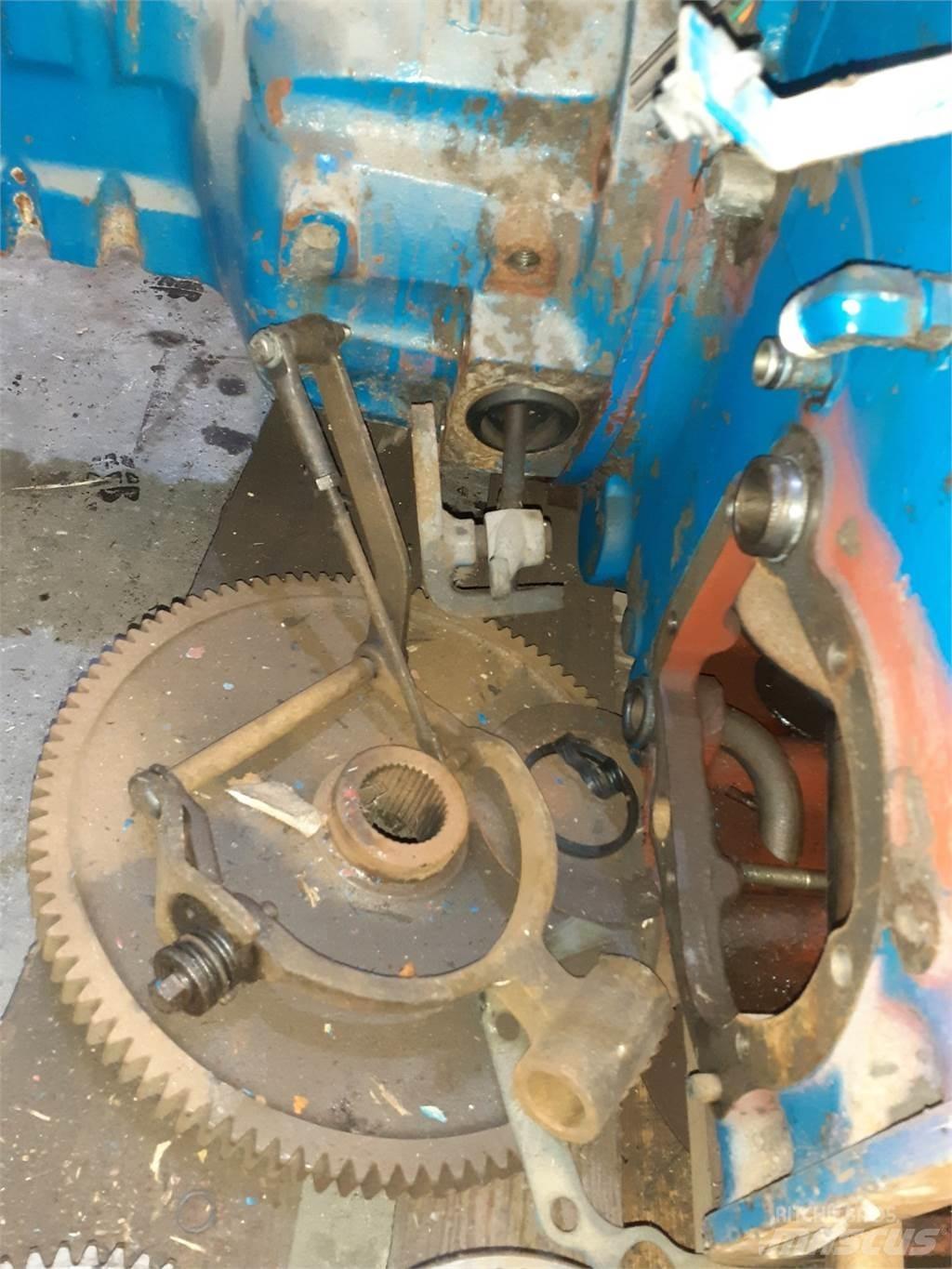 New Holland 8340 Prevodovka