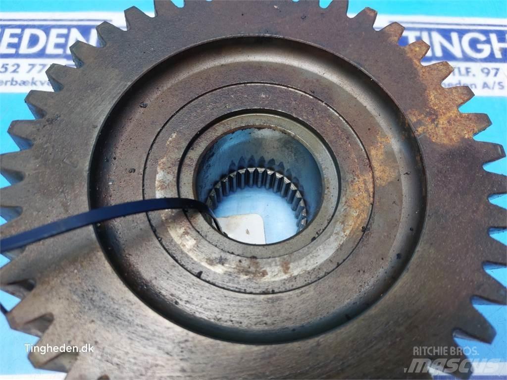 New Holland 8870 Prevodovka