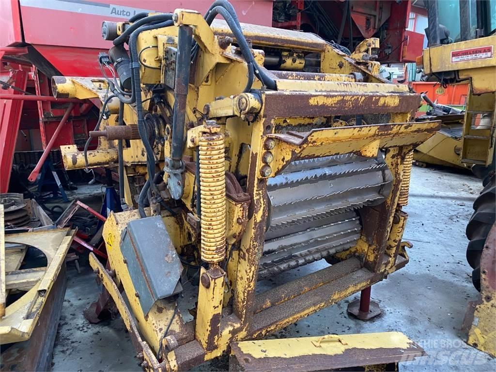 New Holland FX38 Príslušenstvo strojov na seno a krmivo