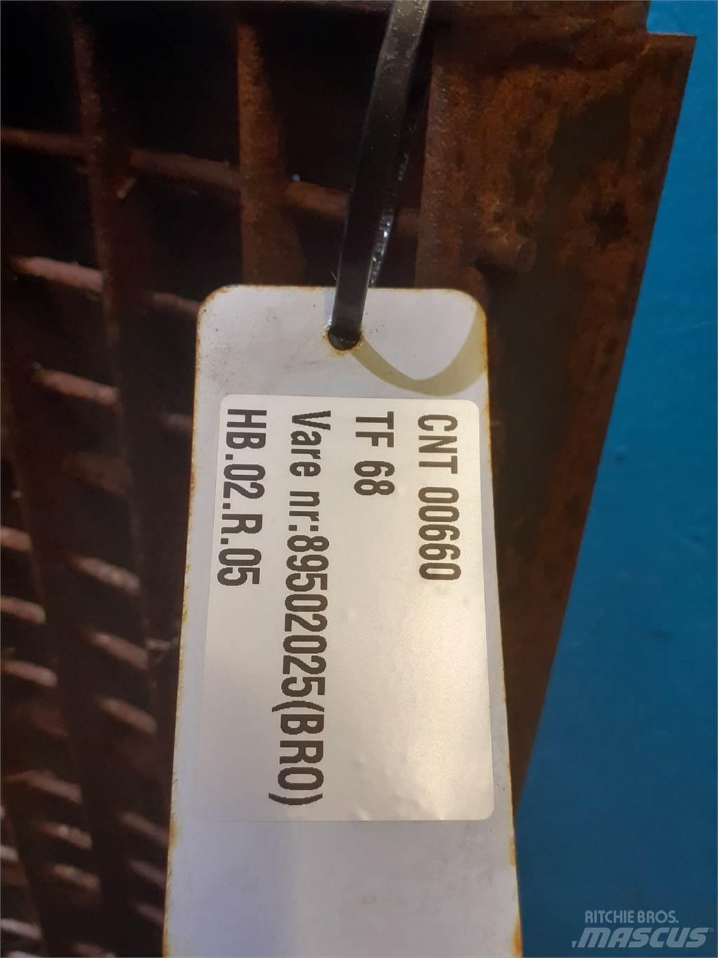 New Holland TF78 Príslušenstvo a náhradné diely ku kombajnom