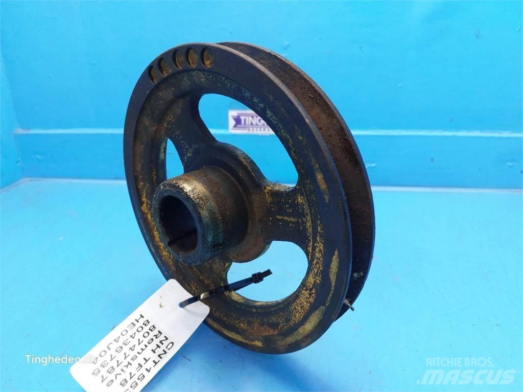New Holland TF78 Ďalšie poľnohospodárske stroje