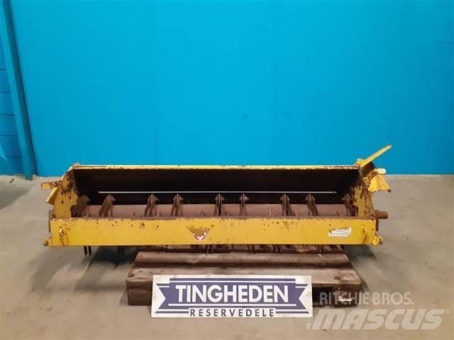 New Holland TX36 Príslušenstvo a náhradné diely ku kombajnom