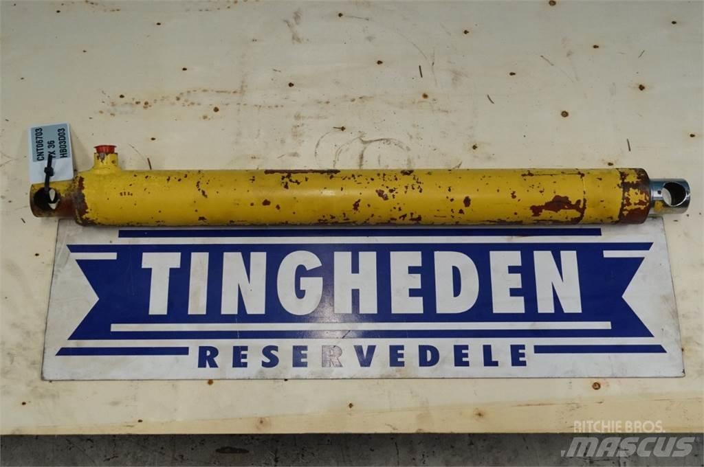 New Holland TX36 Príslušenstvo a náhradné diely ku kombajnom