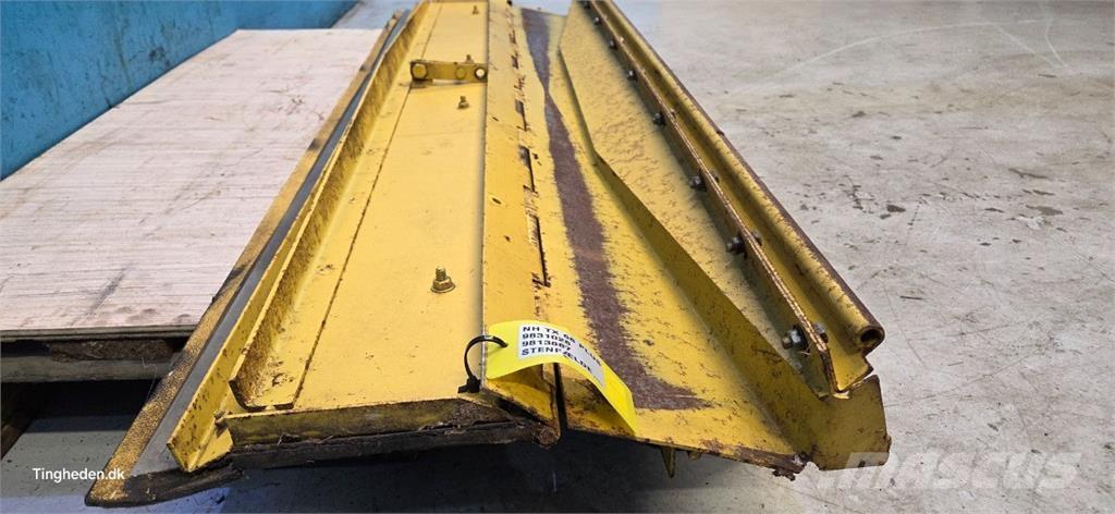 New Holland TX68 Príslušenstvo a náhradné diely ku kombajnom