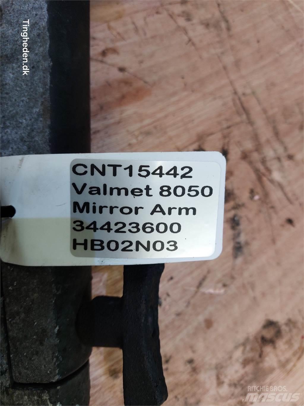 Valmet 8050 Kabíny a interiér
