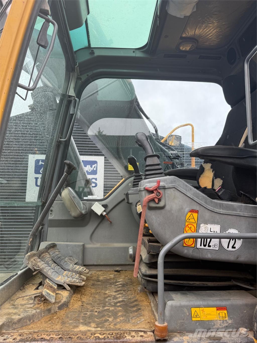 Volvo EC210 Pásové rýpadlá