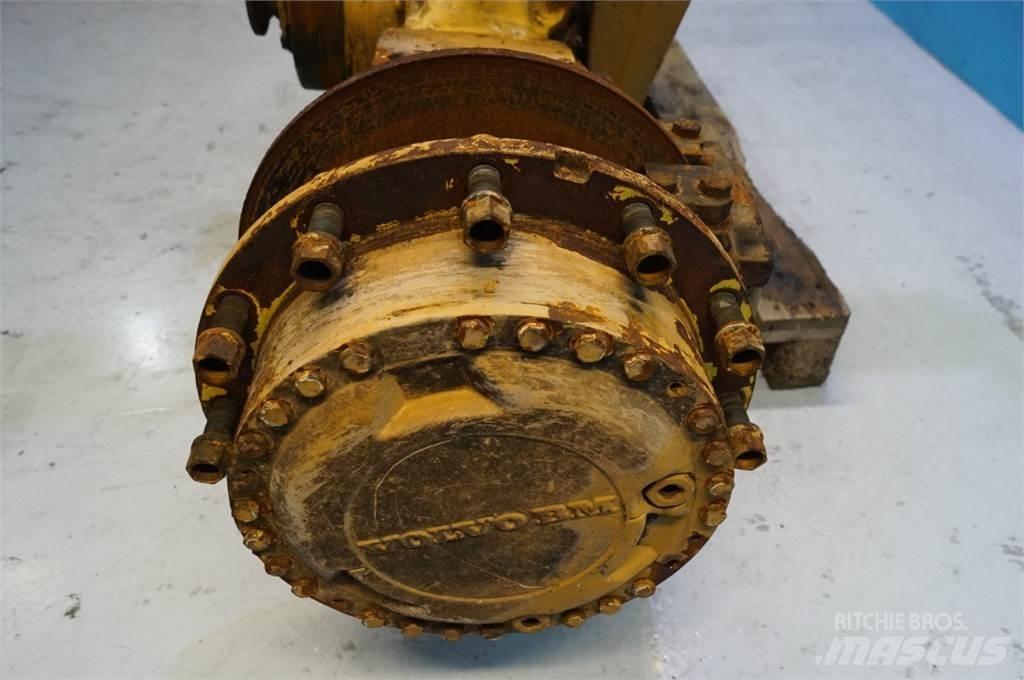Volvo L120 Nápravy