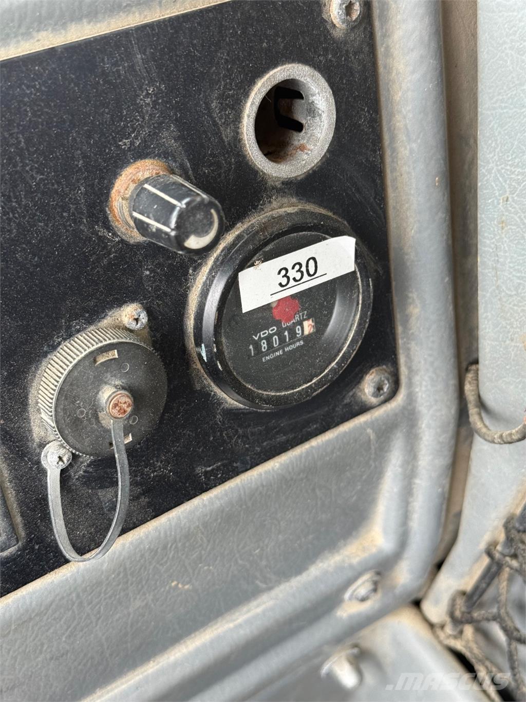 Volvo L330D Kolesové nakladače