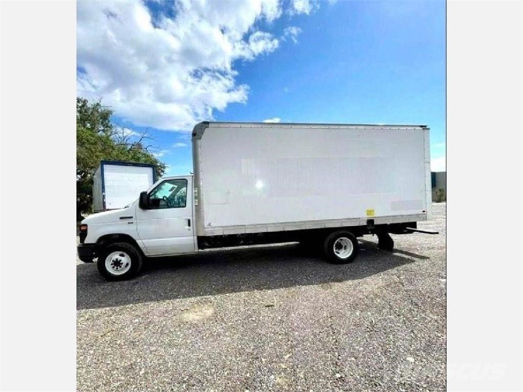 Ford E-350 Skriňová nadstavba