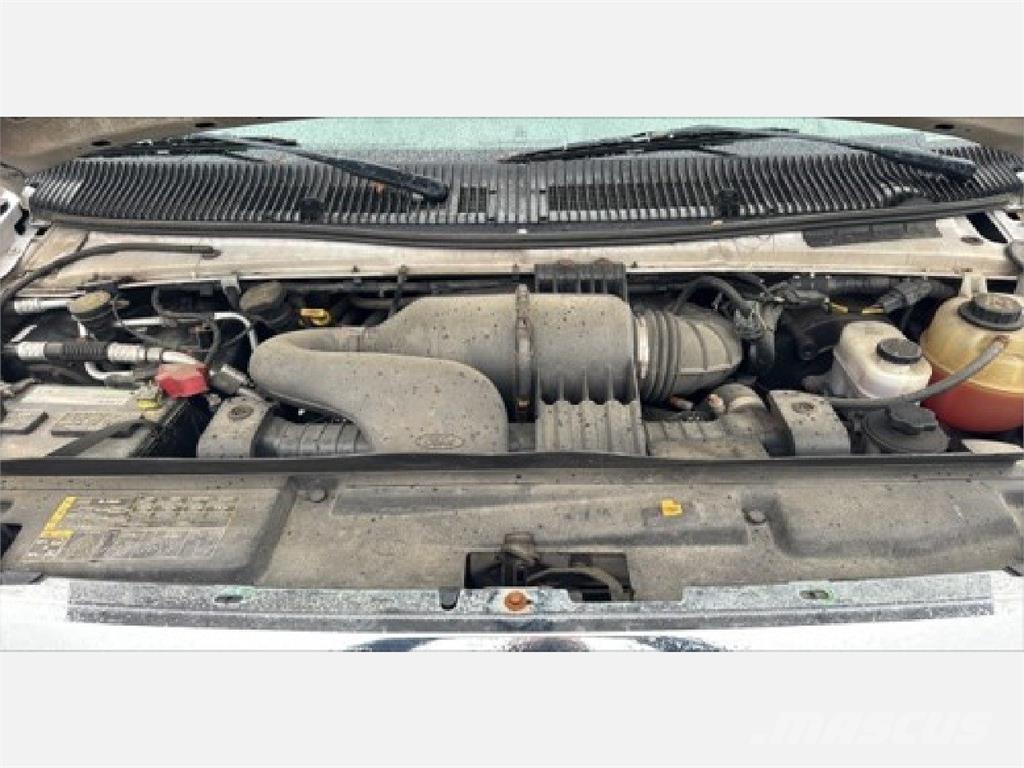 Ford E350 Skriňová nadstavba