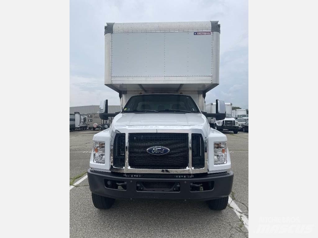 Ford F750 Skriňová nadstavba