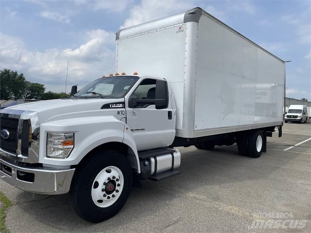 Ford F750 Skriňová nadstavba