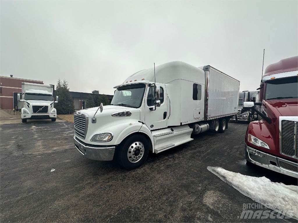 Freightliner M2 Skriňová nadstavba
