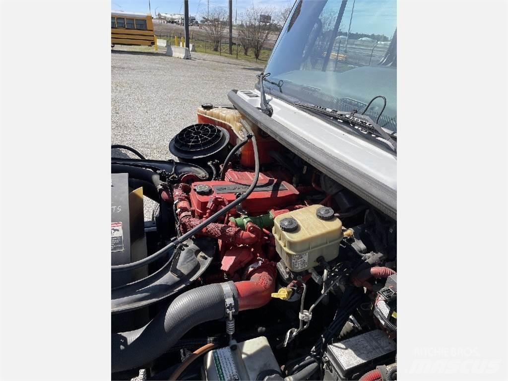 Freightliner M2 Chladiarenské nákladné vozidlá