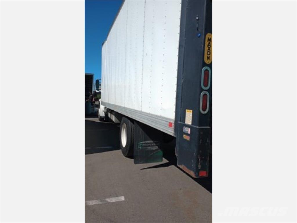 Freightliner M2 Skriňová nadstavba