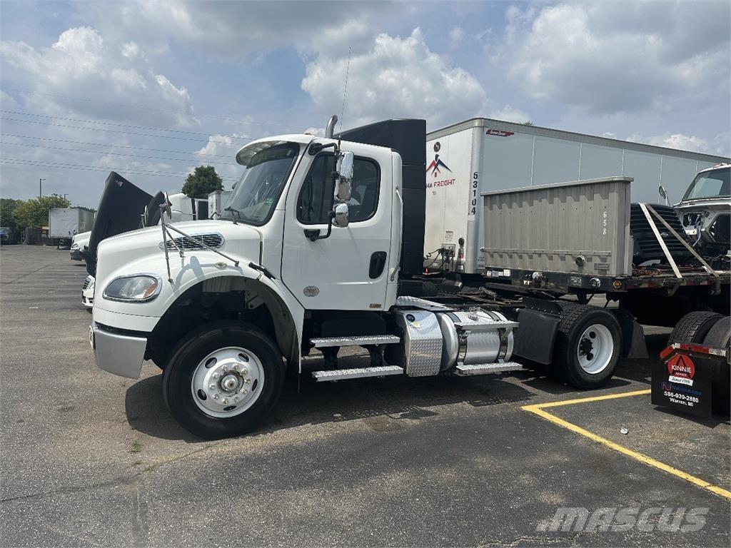 Freightliner M2 106 Ťahače