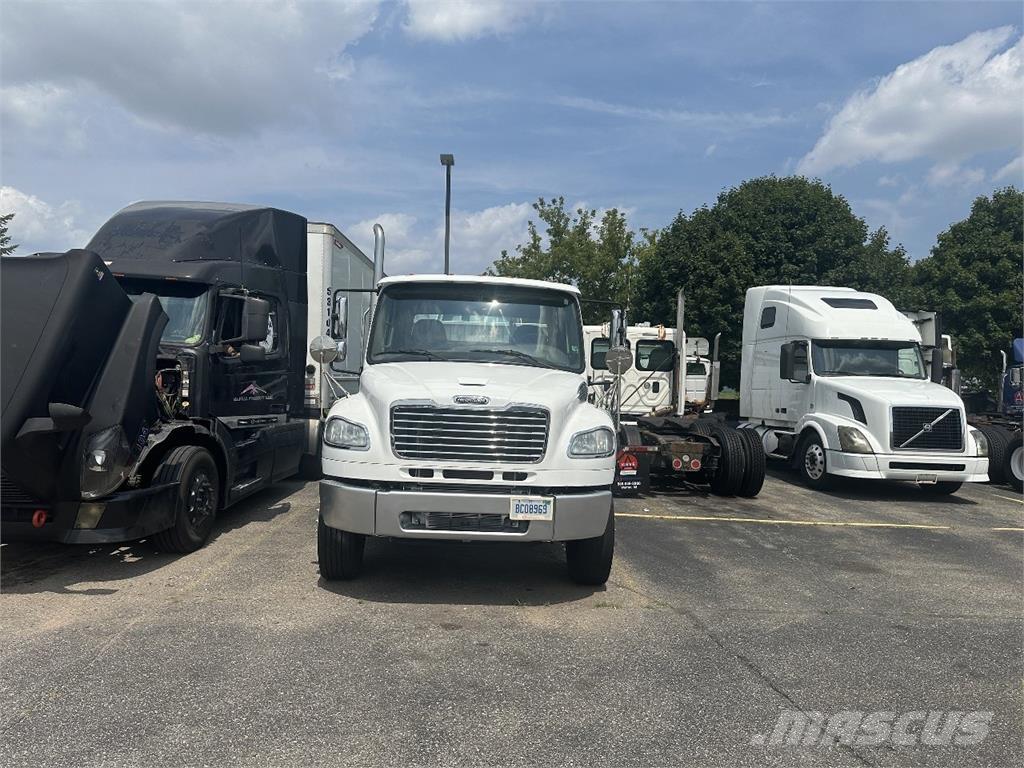 Freightliner M2 106 Ťahače