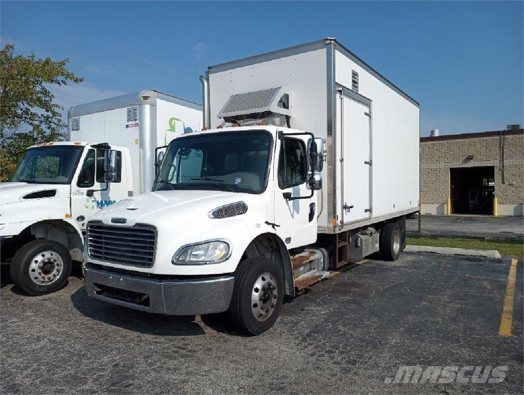 Freightliner M2-106 Skriňová nadstavba