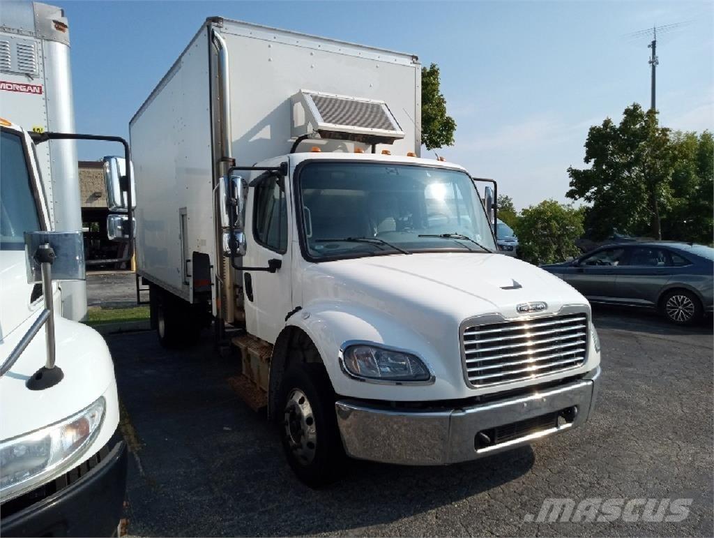 Freightliner M2-106 Skriňová nadstavba