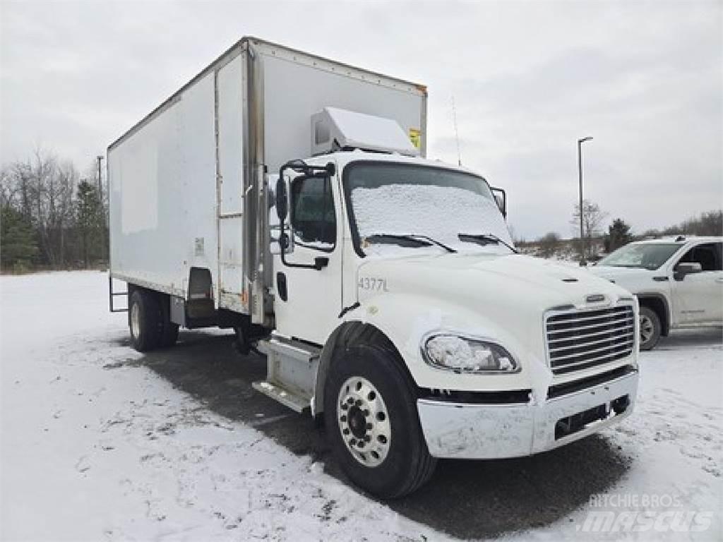 Freightliner M2-106 Skriňová nadstavba