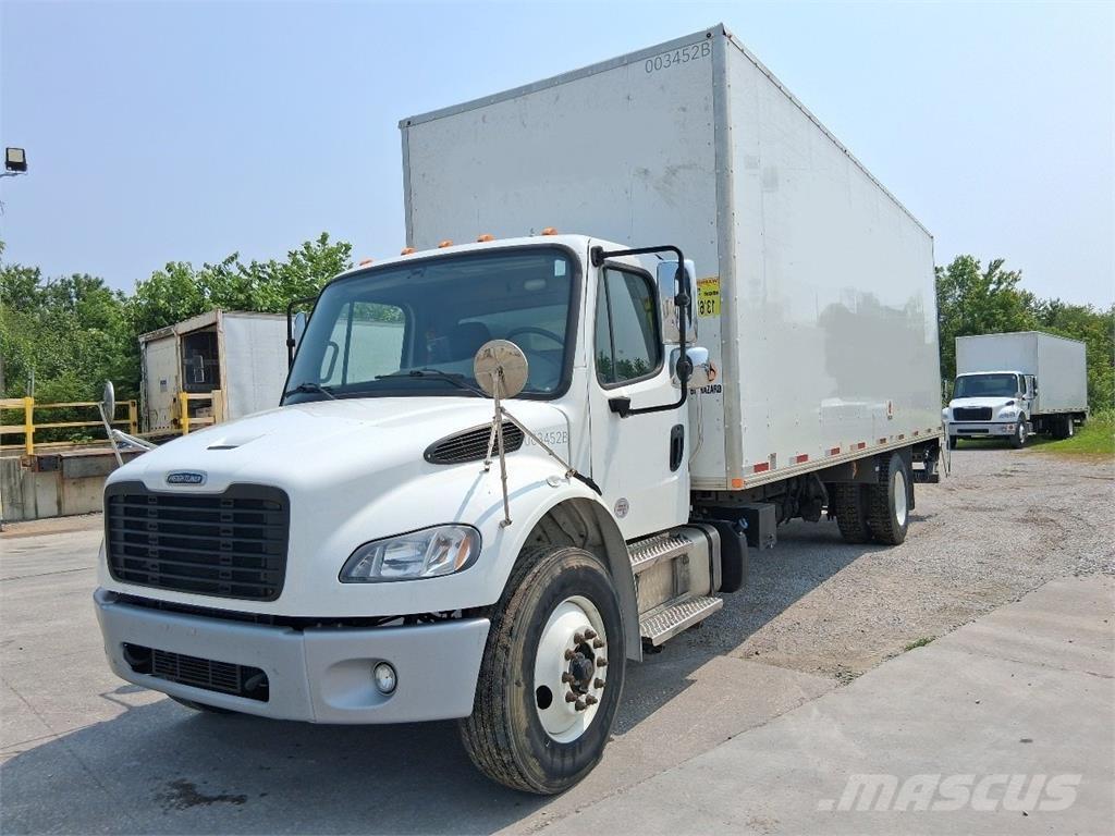 Freightliner M2-106 Skriňová nadstavba