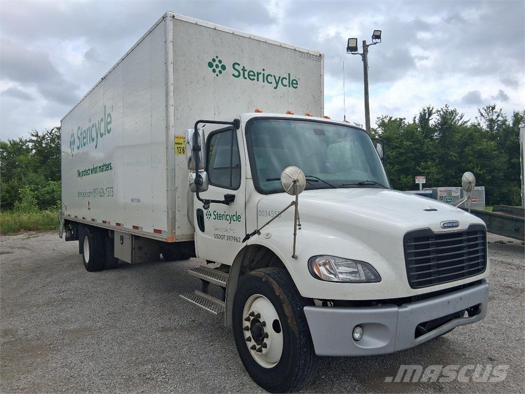 Freightliner M2-106 Skriňová nadstavba