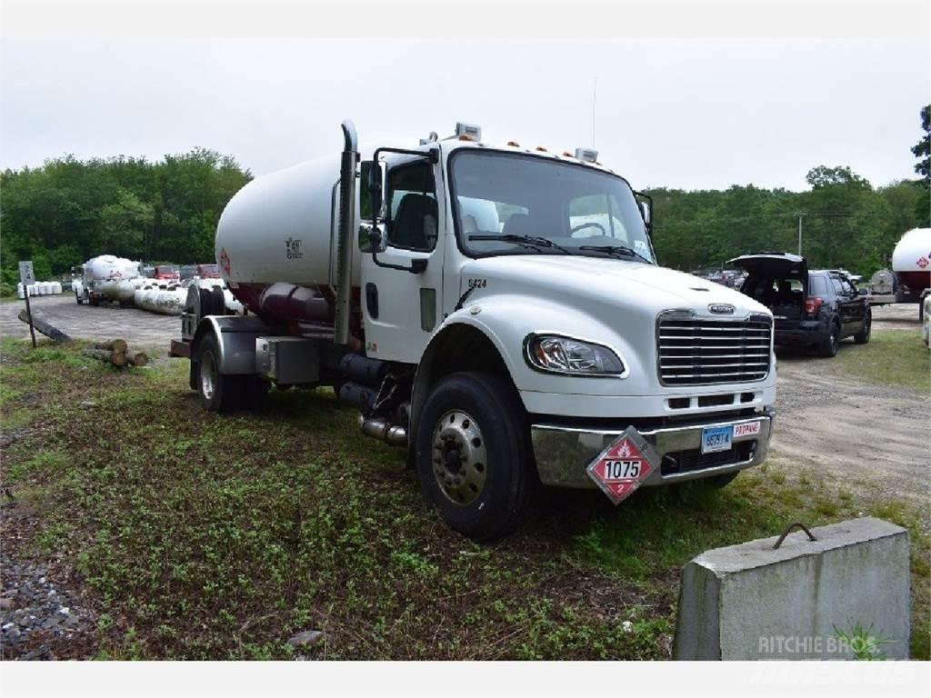 Freightliner M2-106 Ďalšie nákladné vozidlá