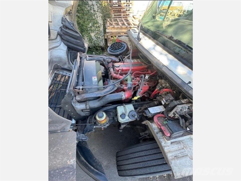 Freightliner M2 106 Skriňová nadstavba