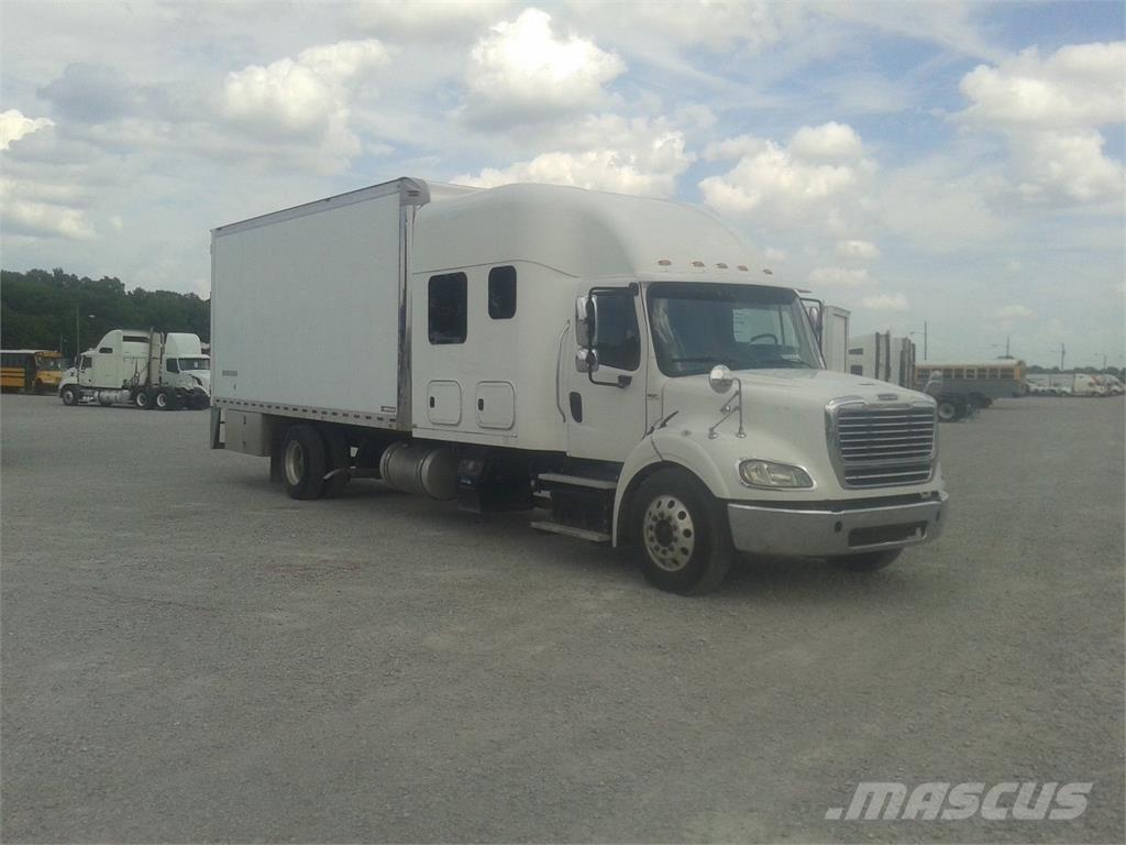 Freightliner M2-112 Skriňová nadstavba