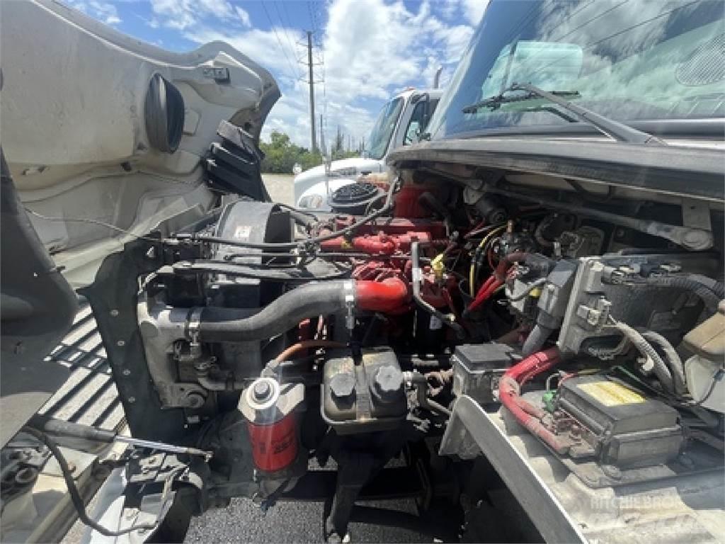 Freightliner M2106 Vozidlá pre prepravu nápojov