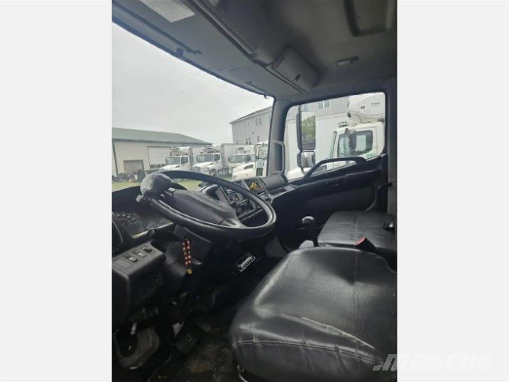 Hino 268 Chladiarenské nákladné vozidlá