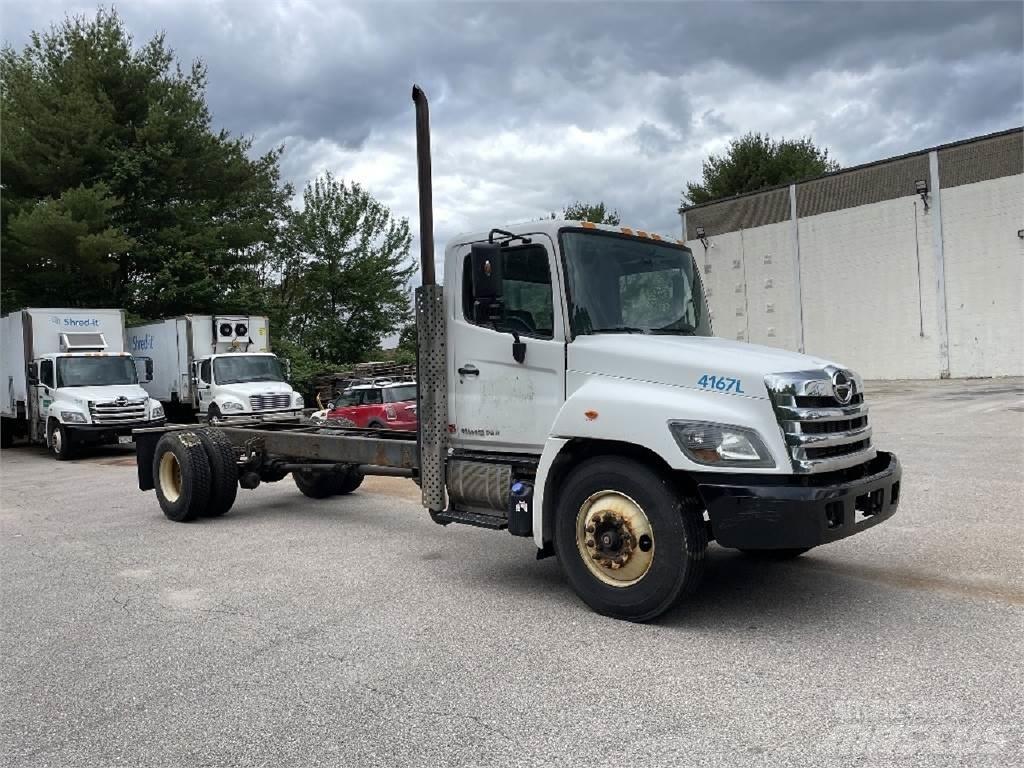 Hino 338 Nákladné vozidlá bez nadstavby