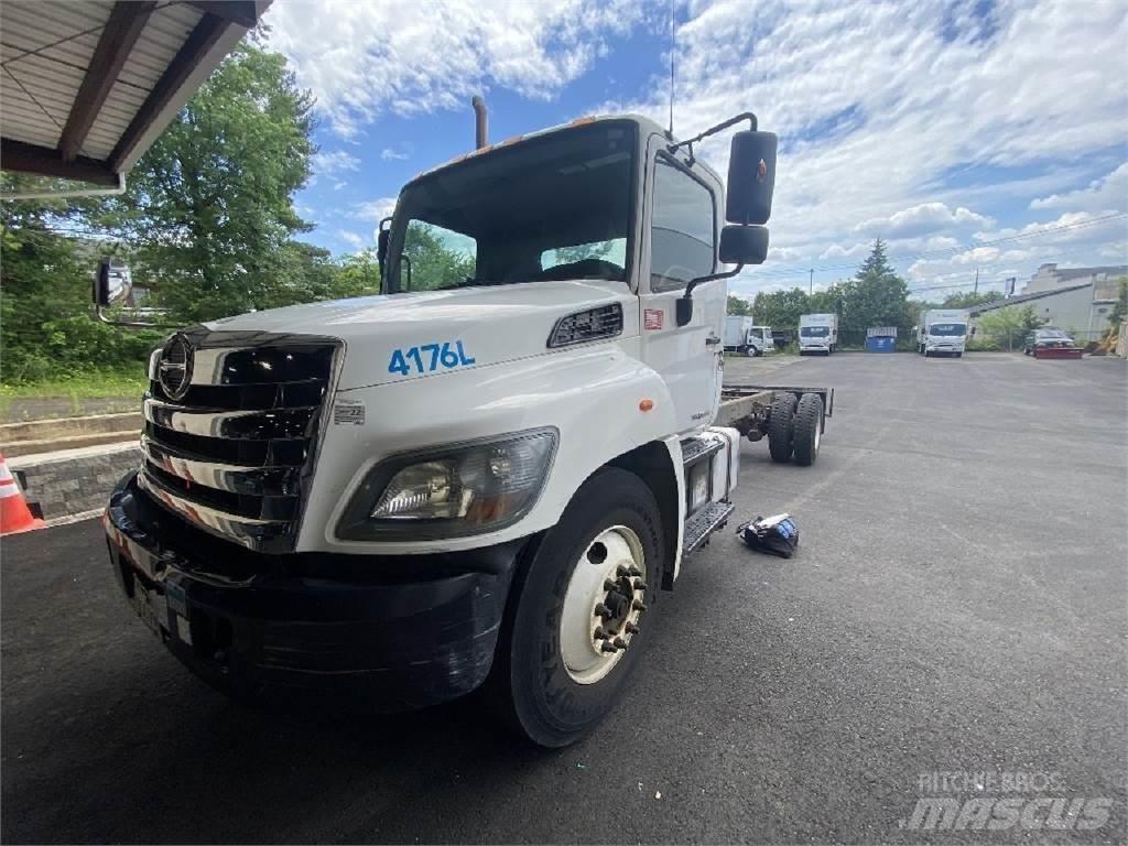 Hino 338 Nákladné vozidlá bez nadstavby