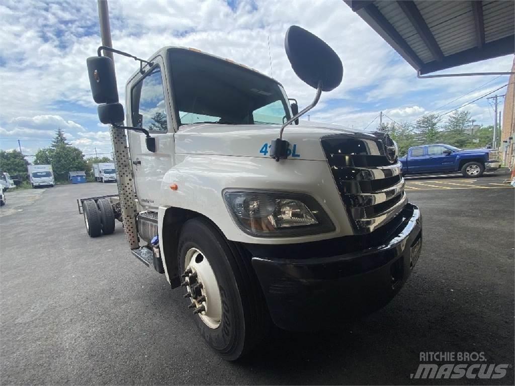 Hino 338 Nákladné vozidlá bez nadstavby