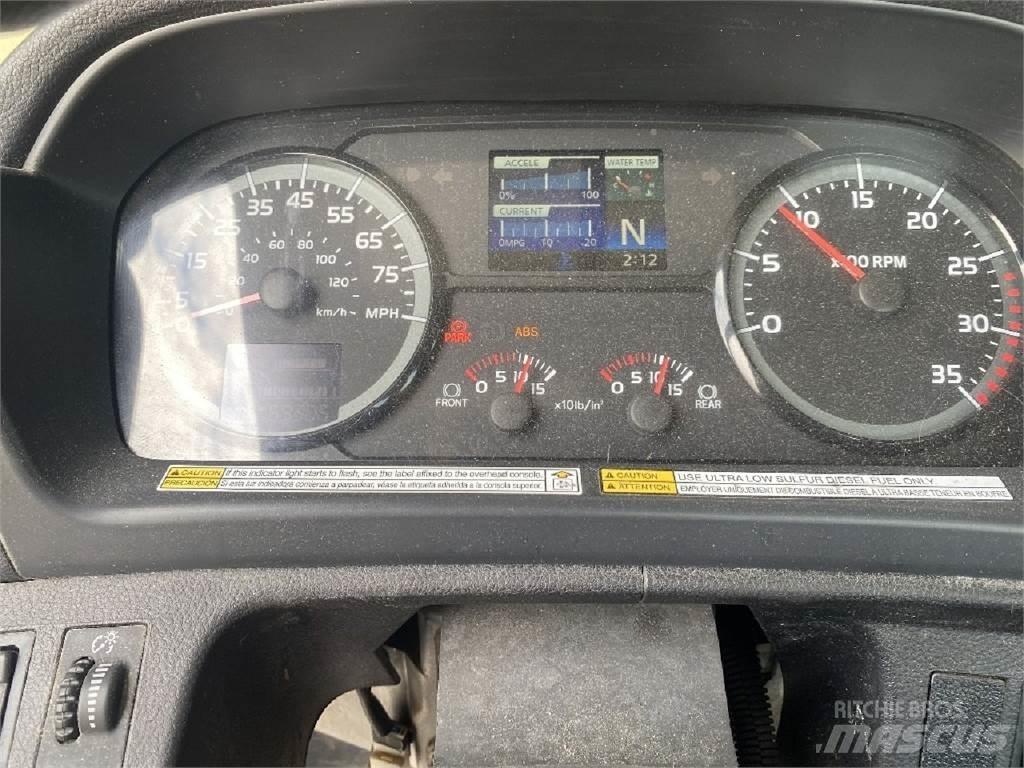 Hino 338 Nákladné vozidlá bez nadstavby
