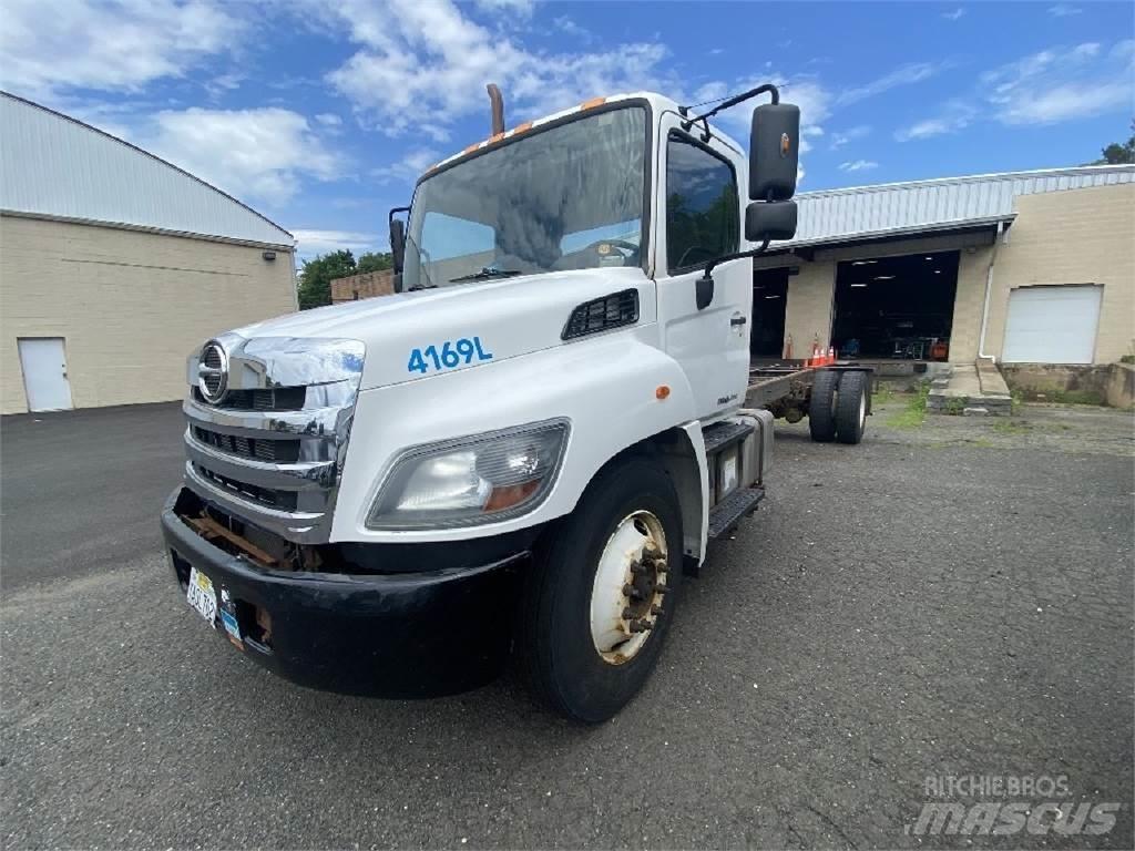 Hino 338 Nákladné vozidlá bez nadstavby