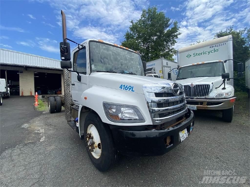 Hino 338 Nákladné vozidlá bez nadstavby